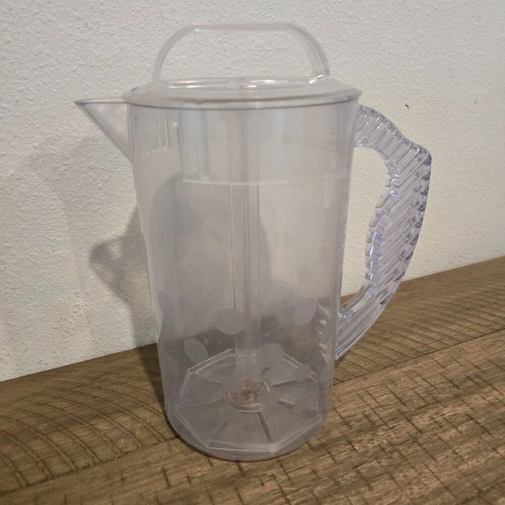 Pampered Chef 2 Qt Quick-Stir Pitcher Clear Polka Dot Built-In Mixer Lid